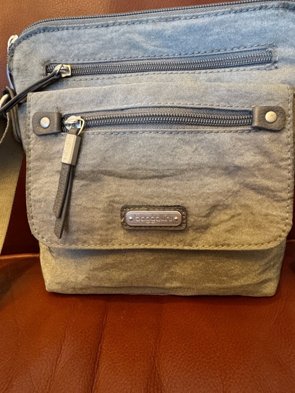 Baggallini Shimmery Silver Crossbody Messenger Bag